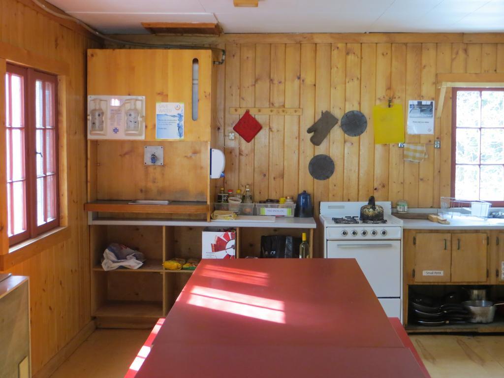 Hi Rampart Creek - Hostel 萨斯喀彻温河渡口 外观 照片