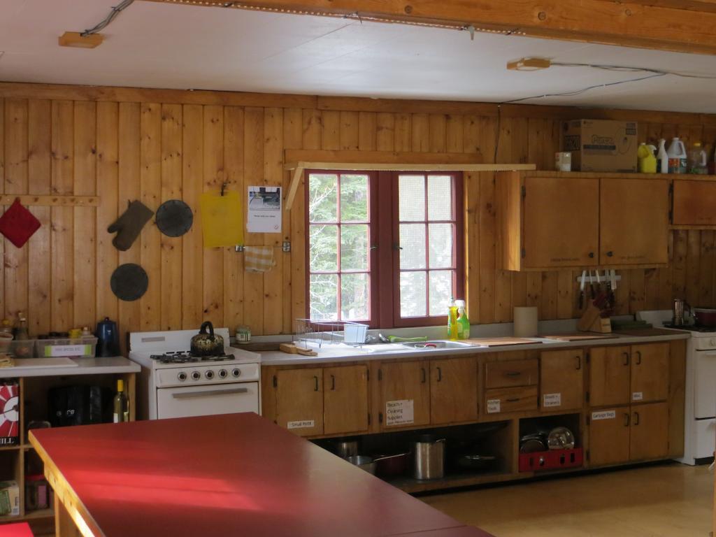 Hi Rampart Creek - Hostel 萨斯喀彻温河渡口 外观 照片